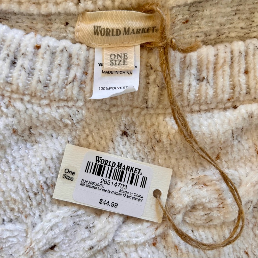 World Market Women's Oatmeal Poncho Soft Chenille Cable Knit Arm Opening OS NWT - Picture 6 of 9